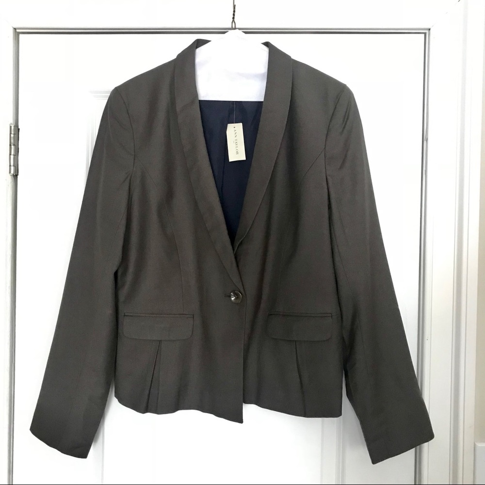 Ann Taylor NWT taupe blazer size 14